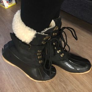 ****SOLD***** lined Sperry duck boots